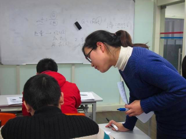 初學學生，一對一補課，有何利弊，學校老師